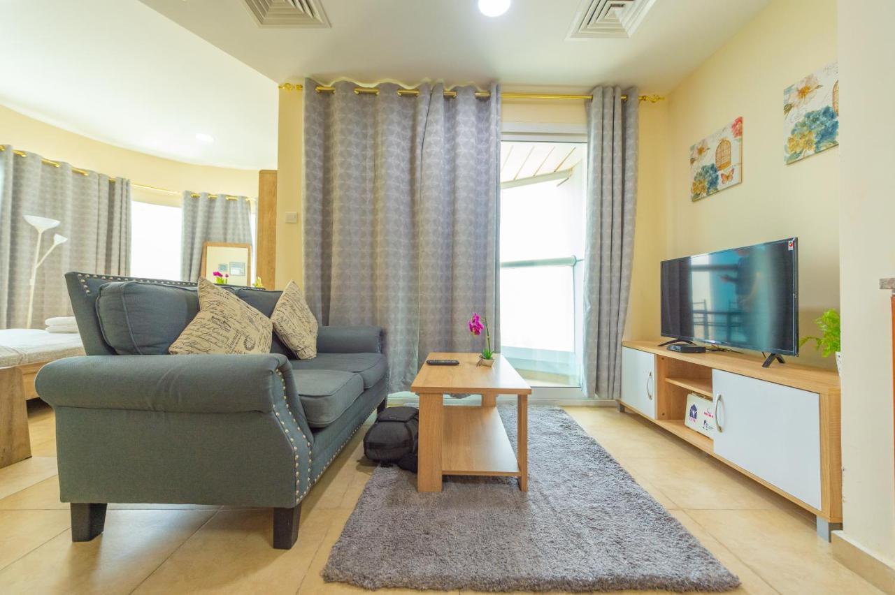 Luxury Escapes - Modern Budget Studio With Balcony In Jlt! Дубай Экстерьер фото